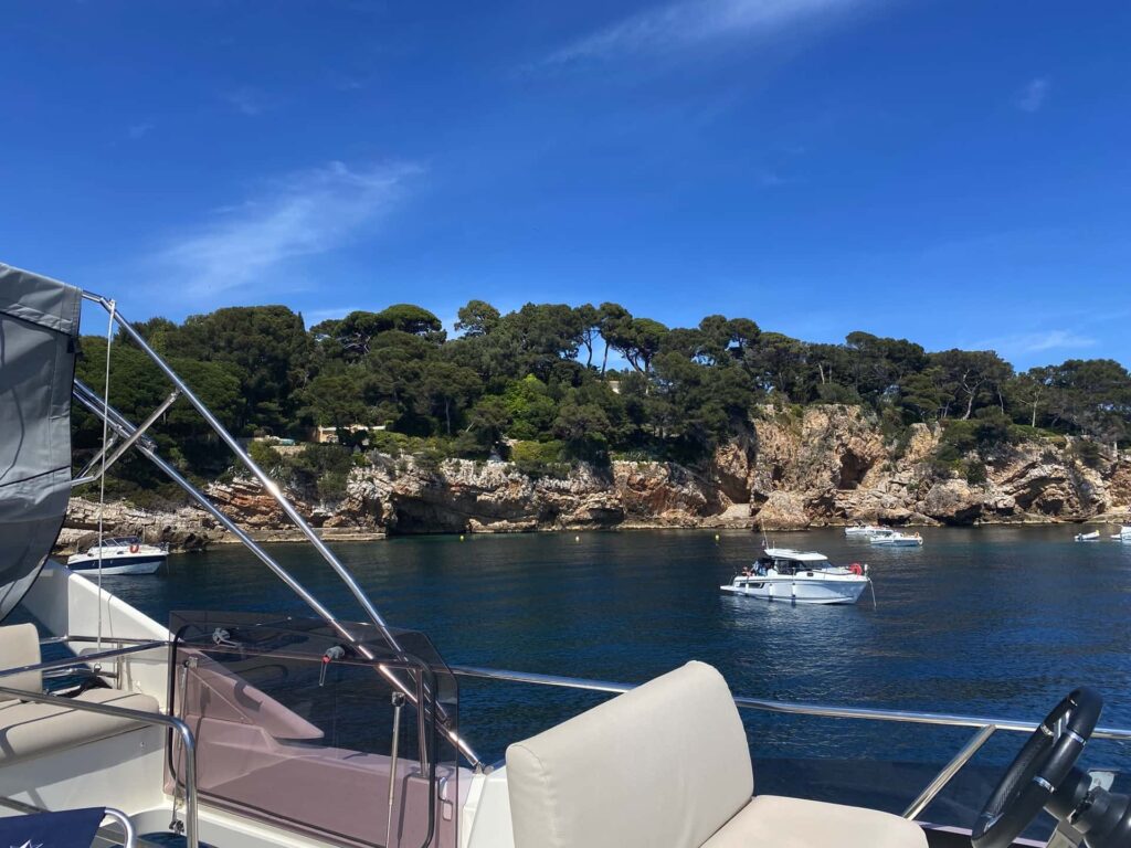 Yacht Mayeven